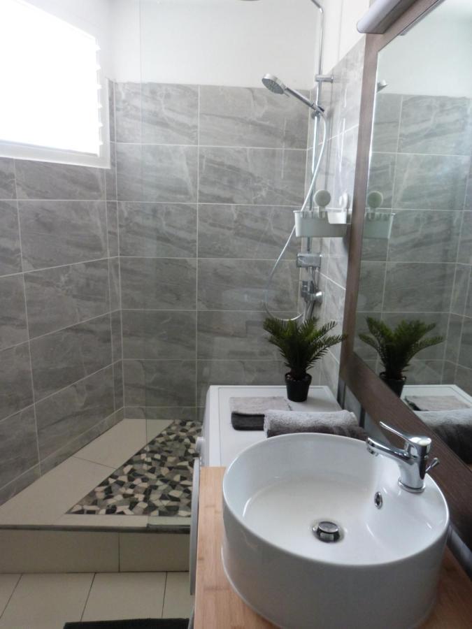 Studio Vue Mer Piscine Plage Kaz Punch Manganao Chez Julie Saint-Francois  Bagian luar foto