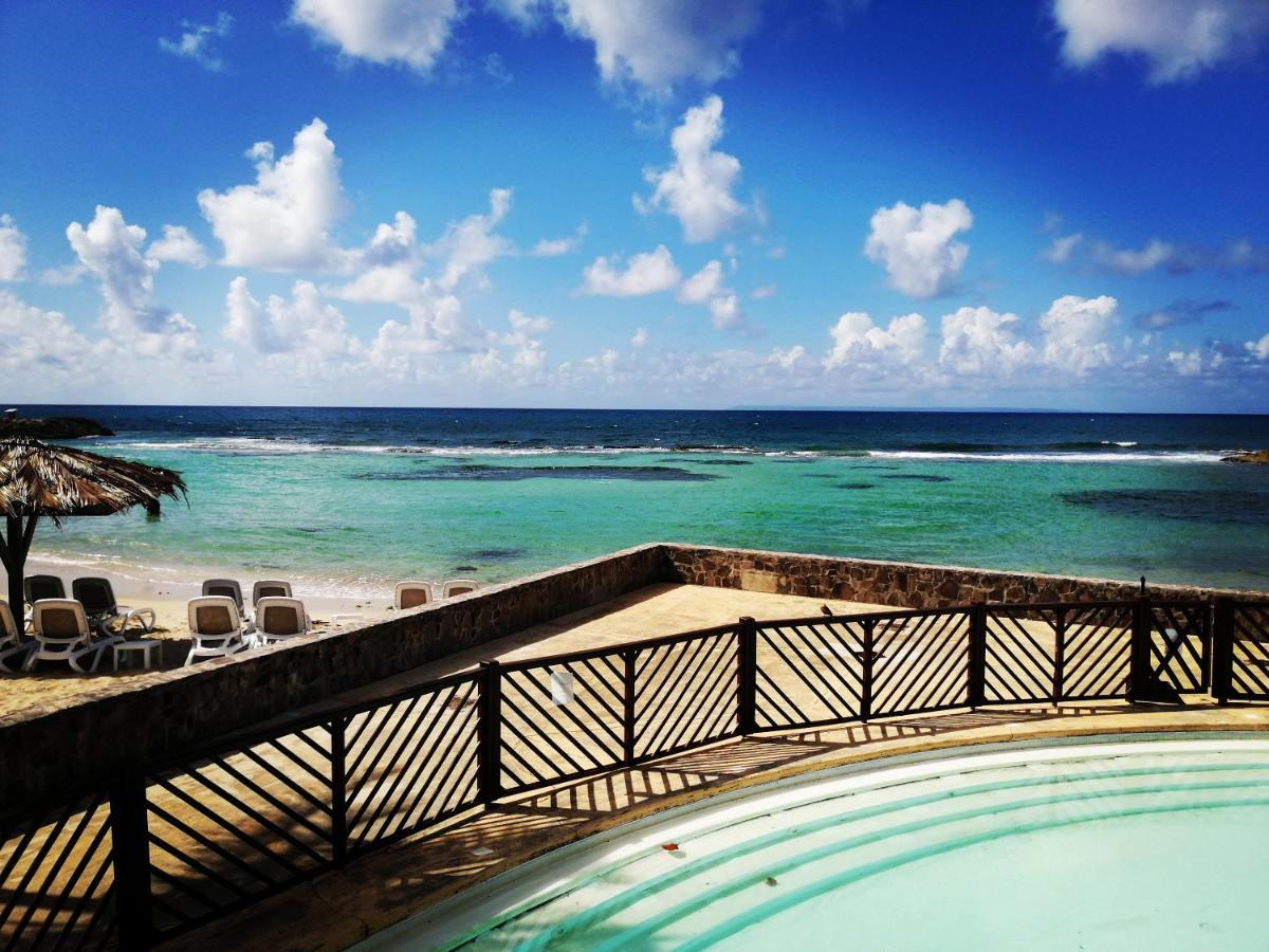 Studio Vue Mer Piscine Plage Kaz Punch Manganao Chez Julie Saint-Francois  Bagian luar foto